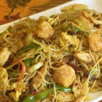Singapore Chow Mei Fun With Curry · Spicy. Rice vermicelli. Hot and spicy.