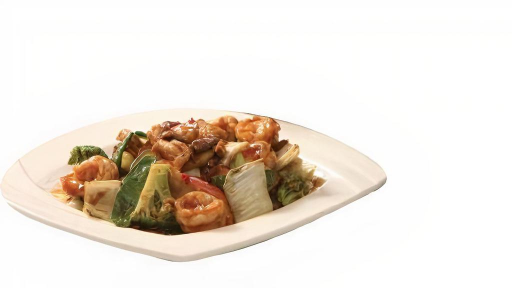 Happy Family Shrimp, Scallops, Beef, Chicken & Roast Pork · Served with mixed vegetables sautéed in brown sauce.