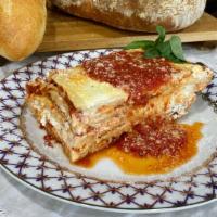 Lasagna 3 Cheese · Pasta lasagna sheet, mozzarella cheese, parmesan cheese, rIcotta cheese and pomodoro sauce