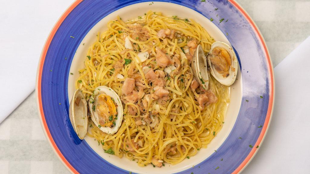 Lunch Linguine With Clam Sauce · With your choice of red or white sauce.
