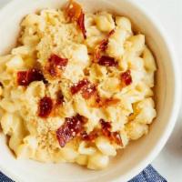 Bacon & Cheddar · classic mac, chopped bacon and pie crust topping