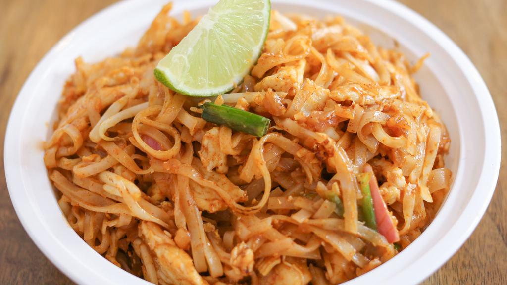 Pad Thai · Gluten-free. Spicy. Rice noodle, egg, peanut, bean sprout, scallion, red onion