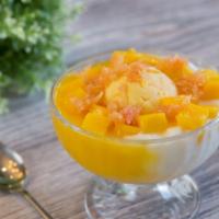 Snow White Mango Juice With Sago & Pomelo With Ice Cream · Recommended, gluten-free 335-355 cal.