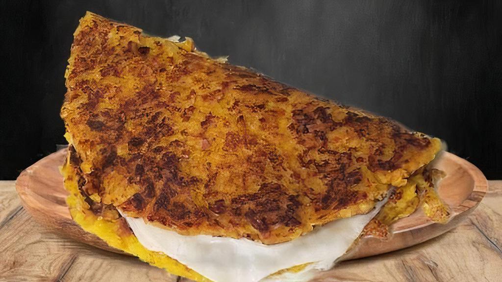 Cachapa Con Queso Venezolano (Paisa) · Venezuelan Cheese Cachapa - Sweet corn pancake with Slice Paisa Cheese. Simply EXPLOTED!