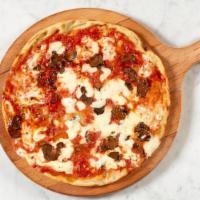 Round Funghi · San Marzano tomato, mozzarella, mushrooms