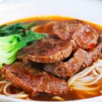 Braised Beef Noodles / 红烧牛肉面 · 