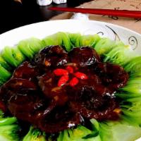 Cabbage With Chinese Blank Mushroom / 冬菇菜心 · 