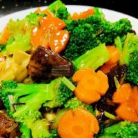 Broccoli With Garlic Sauce / 鱼香芥蓝 · Hot & spicy.