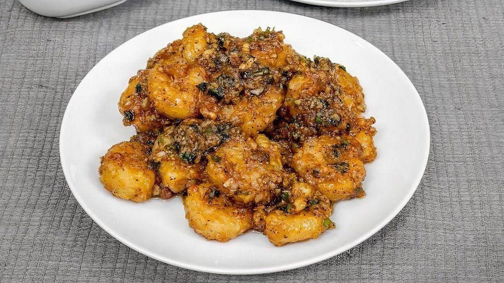 Honey Garlic Shrimp Entree · Crispy shrimp sautéed with a sauce of garlic, black pepper, honey, and scallions. Double the portion of the bowl and served with your choice of white rice, brown rice, or salad on the side.