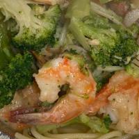 Linguine With Shrimp & Broccoli · 