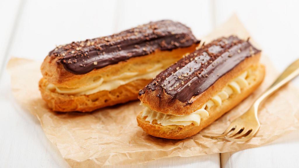 Eclair · Pastry filled with a cream and topped with chocolate icing.