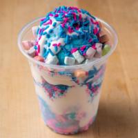 Unicorn Craver · Cotton Candy Ice Cream, Pink & Blue Sprinkles, Marshmallow sauce, Lucky Charms Marshmallows