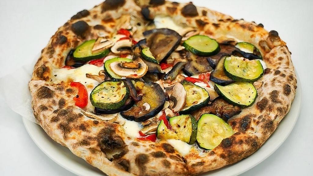 Pizza Ortolana · Eggplants, mozzarella, roasted peppers, zucchini, mushrooms