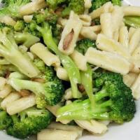 Cavatelli Broccoli  · Served in garlic oil sauce