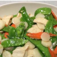 Chicken With Snow Peas With White Sauce · 