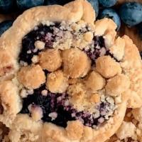 Wild Blueberry Crumble · wild blueberries, fresh lemon, cinnamon, lightly sweetened, Oggies crumble