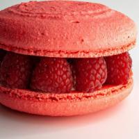 Ispahan · ALMOND BISCUIT, ROSE CREAM AND RASPBERRY.