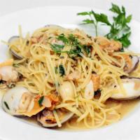 Linguini Alla Vongole · Linguini white clam sauce