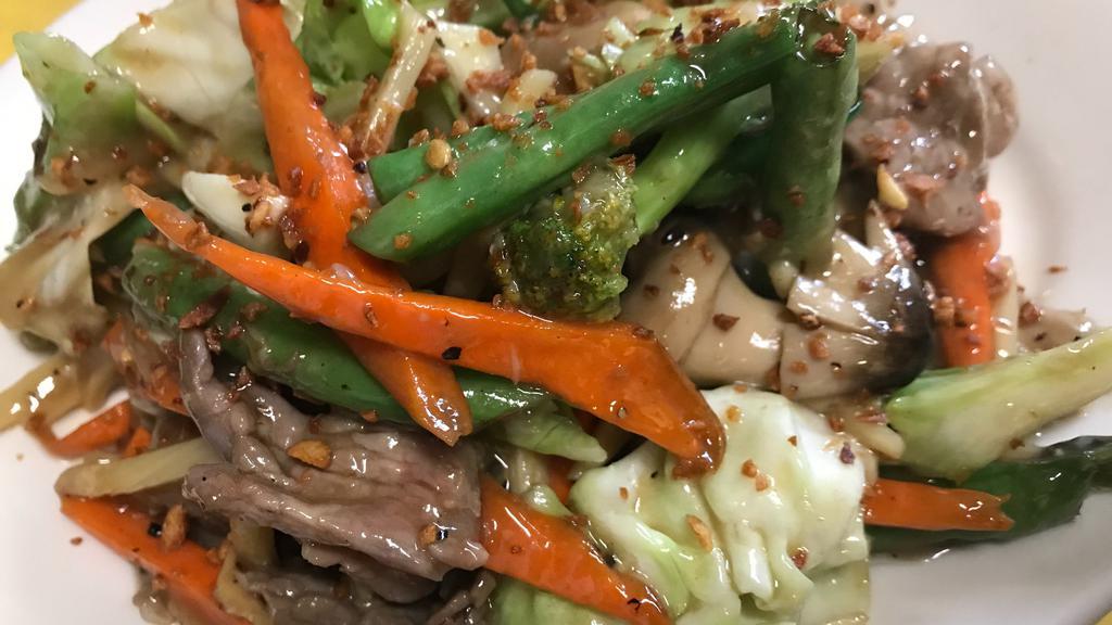 Mixed Veggies · PAD RAUM MIT: Garlic oyster sauce, broccoli, cabbage, carrots, string beans, and bamboo shoots.