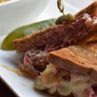 Reuben Sandwich · Corned beef, sauerkraut, swiss, marbled rye