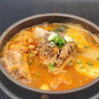 감자탕 (Gamja Tang) · Pork back-bone soup.