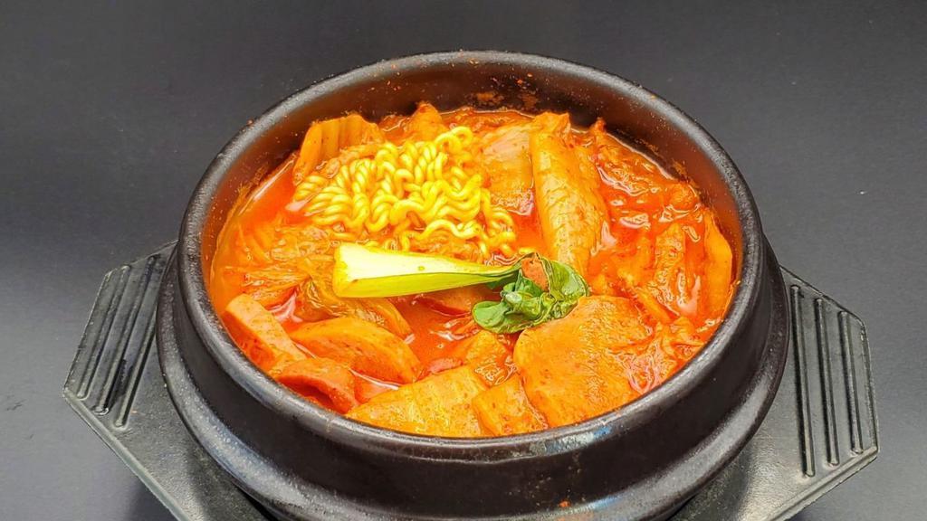 부대찌게 (Pude Jji Ge) · Army soup with ham, sausage, tofu, ramyun noodle.