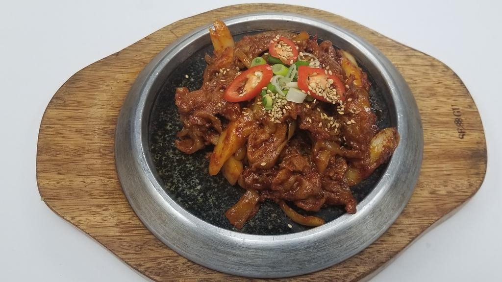 제육볶음(Je Yuk Bbok Eum) · spicy pork stir fry