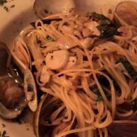 Linguine Alla Vongole · Linguine with fresh clams in white or red sauce.