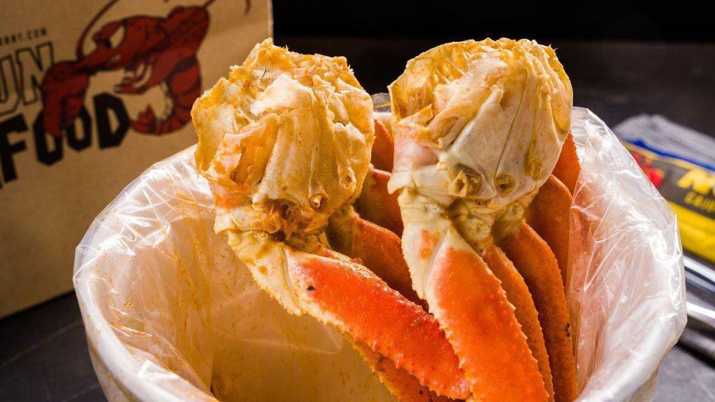 Boiled Snow Crab Legs 雪蟹腿 2 Clusters · Each order is two clusters: half a body with 4-5 legs, including the claw. Prices may vary from in-store purchase.