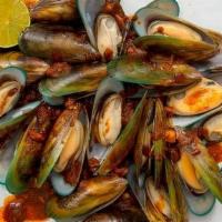Black Mussels 黑青口 1 Lb · Whole mussels from New Zealand.