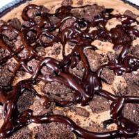 Oreo Pie · Crust: Oreo
Froyo: Cookies & Cream
Toppings: Chopped Oreo & Fudge