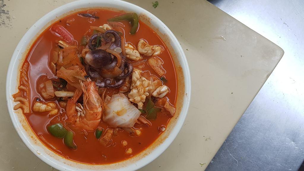 Samsun Jjampong(삼선짬뽕) · Spicy. Spicy noddle soup with seafood.