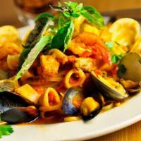 Linguine Clam Sauce Lunch · White or red clam sauce.
