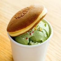 Dessert Combo · Sweet red bean pancake with 2 scoops of ice cream.
(The sweet red bean pancake contains ches...
