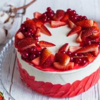 Strawberry Cake · Delicious slice of strawberry cake.