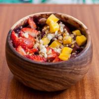 Sweet Paradise · organic acai, organic granola, organic mango, strawberries, passion fruit puree, hawaiian ma...
