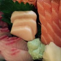 Sashimi Deluxe · 20 pieces of sashimi.