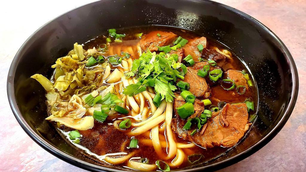 Classic Taiwanese Beef Noodle · 