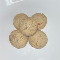 Almond Biscuits · Traditional biscuits made entirely of almonds.