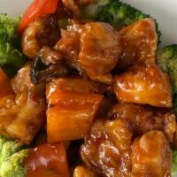 Zen Signature Incredible Chicken (Mushroom) · Hericium Mushroom, Broccoli, Button Mushroom, Red & Yellow Pepper in General Tso Sauce.
Serv...