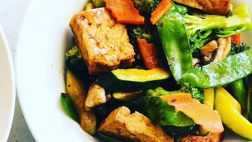 Tofu W/ Mixed Vegetable	 · Firm or Fried Tofu,Broccoli, Carrot, Snow Pea, Zucchini.
Served with white rice or brown rice.