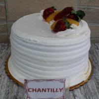 Chantilli · SPONGE CAKE W/ DULCE DE LECHE(CARAMEL AND SLICE PEACH) DECO W FRESH STRW AND PEACH