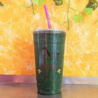 Green Walk · Organic spinach, organic kale, celery, cucumber, organic spirulina banana, ginger.