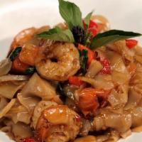 Pad Kee Mao Noodle (Spicy) · Drunken noodle. Flat rice noodles with bell peppers, tomatoes, onions and basil leaf in spic...