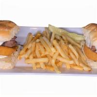 Filet Mignon Sliders · filet mignon, onion rings, mozzarella, horseradish sauce