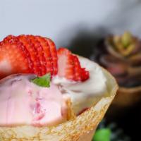Strawberry Milky Way · strawberry, sweet and sour cream, strawberry ice cream and condensed milk