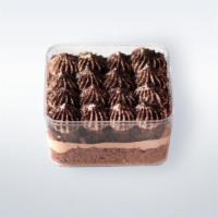 Oreo Boxed Cake · Light and fluffy chiffon cake, oreo flavored, filled with fresh and very smooth cream