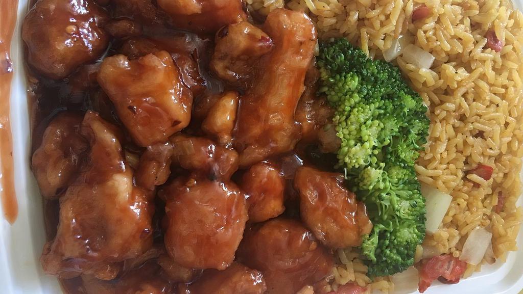 Chicken With Broccoli Lunch Special  · Served with choice of rice and choice of side.