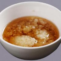 Sesame Oil 蒜泥麻油 · 참깨오일소스 
Includes sesame oil, Spring Onion, Thai Hot Pepper, Mashed Garlic, Mashed Cilantro