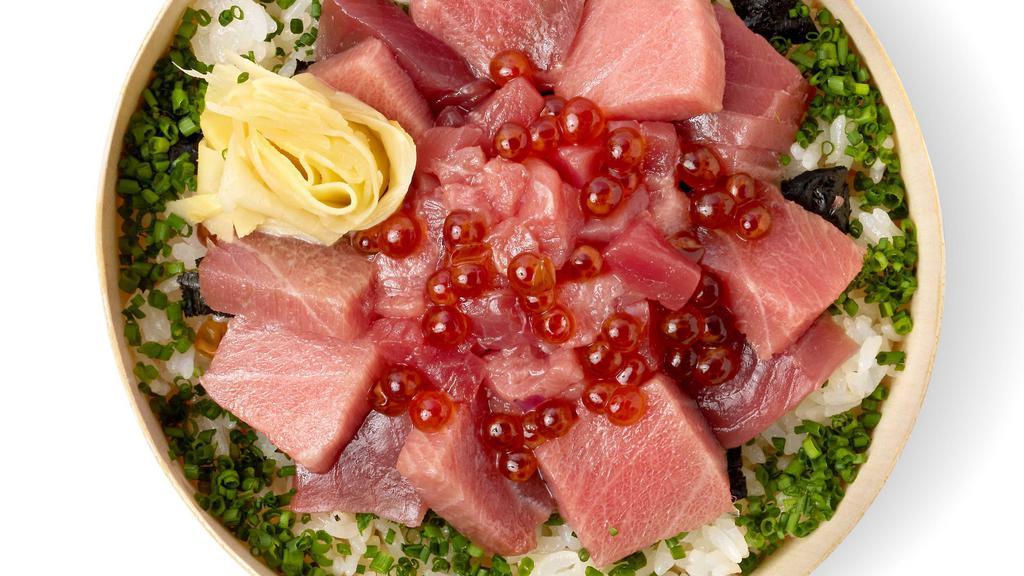 Bluefin Tuna Chirashi Box · Tuna tartar, Tuna, Toro
Garnish with chive, pickled ginger, nori seaweed, yuzu citrus peel, sesame